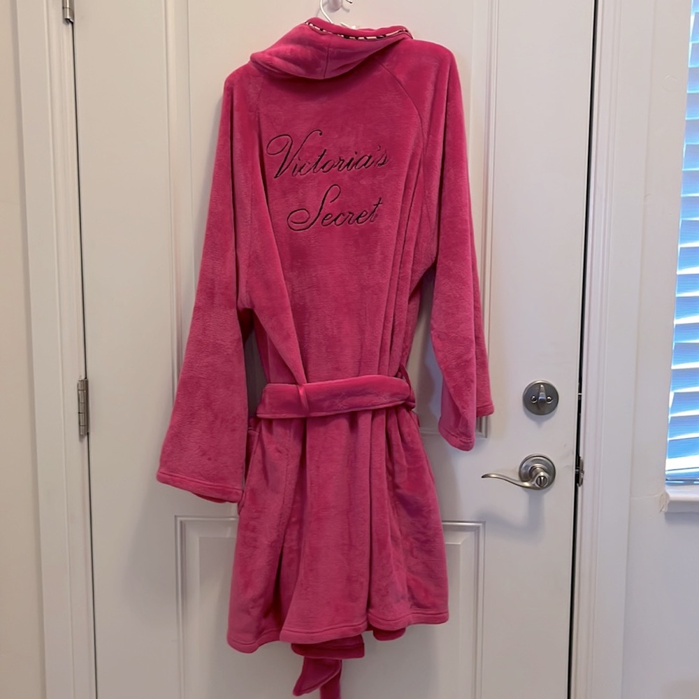 Victoria Secret Short Cozy Robe - Picture 4 of 8